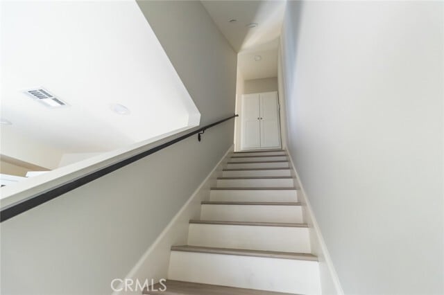 Building Photo - 5130 Riverton Ave