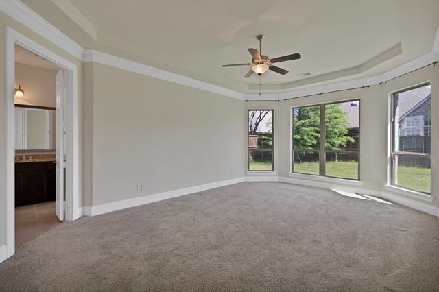 Building Photo - 2600 Fairhill Ln