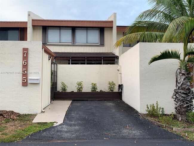 Primary Photo - 7655 SW 106th Ave