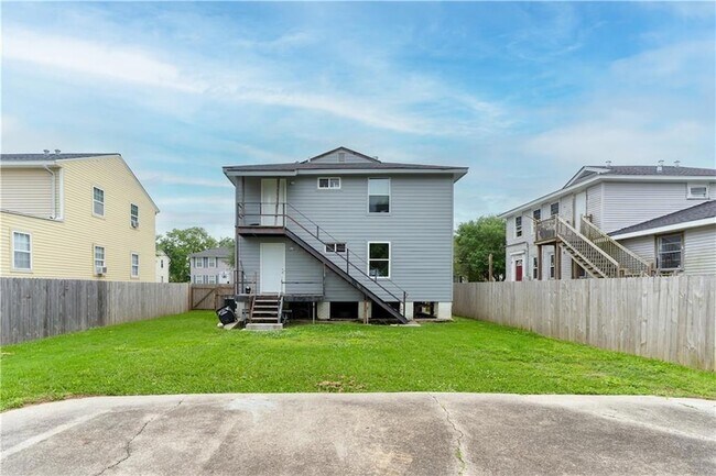 Building Photo - 6228 Waldo Dr