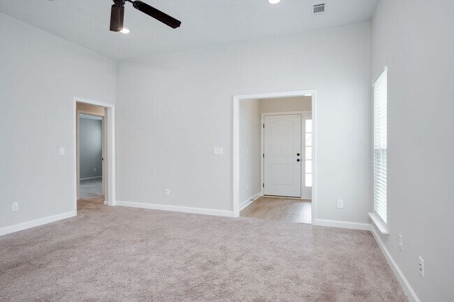 Building Photo - 3 Bedroom 2 Bathroom Home in Haynes Station