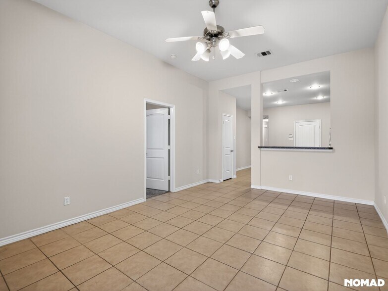 Building Photo - 2131 Colby Ln