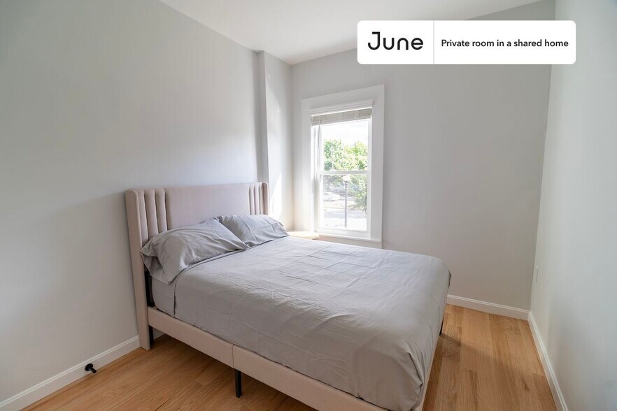Primary Photo - Room in Shared 3 bed/2 bath home