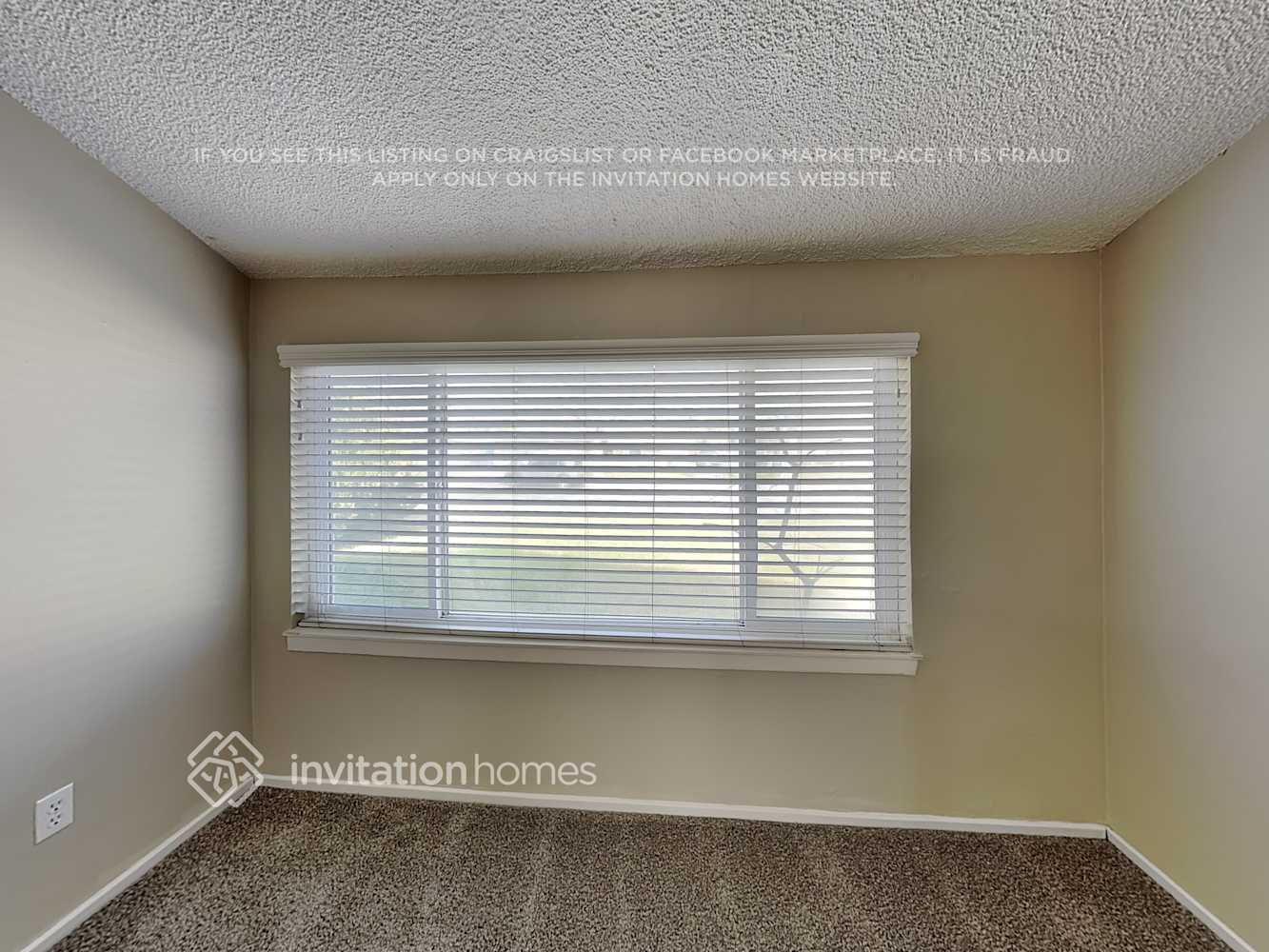 Building Photo - 2619 W Maple St