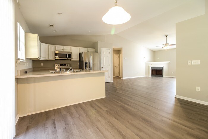 Building Photo - 306 Yukon Dr