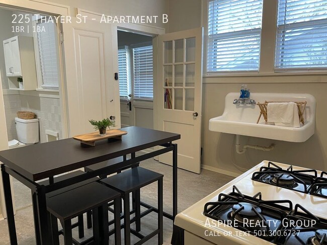 Building Photo - Charming, Furnished, Studio Apartment in C...