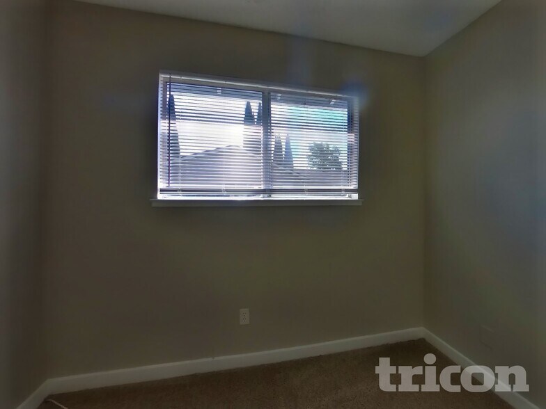 Building Photo - 1104 Waxwing Ln
