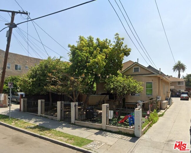 Primary Photo - 238 N Chicago St