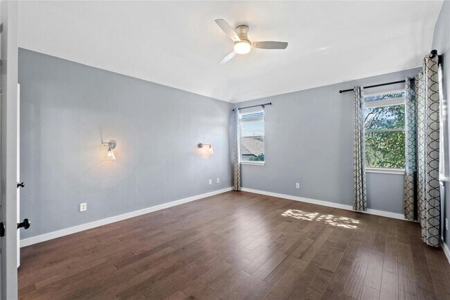 Building Photo - 11 White Magnolia Cir