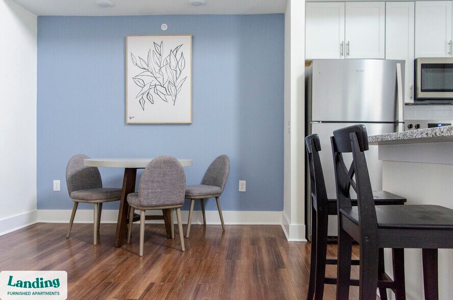 Building Photo - 901 Kelly Green Ln