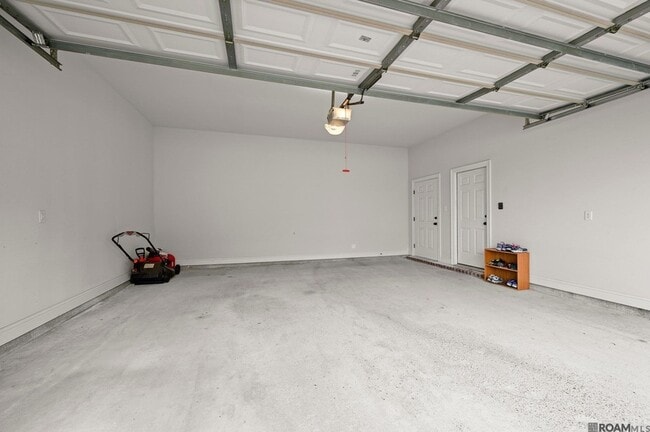 Building Photo - 8251 Valencia Ct