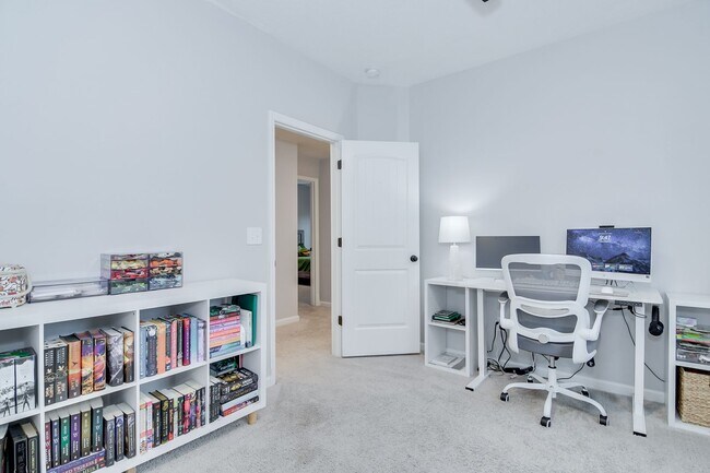 Building Photo - Haynes Station - 4 Bedroom 2.5 Bath