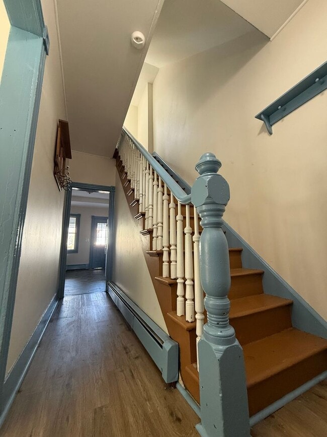 Building Photo - 117-119 Maplewood Road