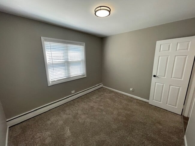 Building Photo - 21 N Dryden Pl