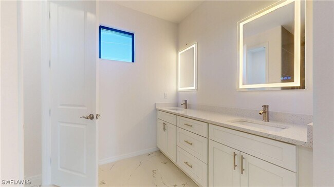 Building Photo - 2310 NW 26th Pl
