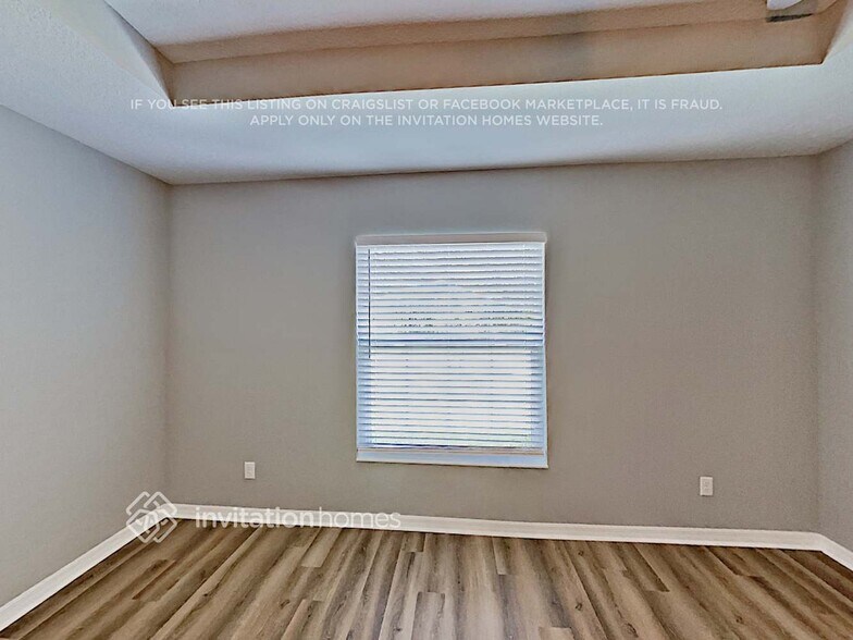 Building Photo - 3733 SW Hulska St