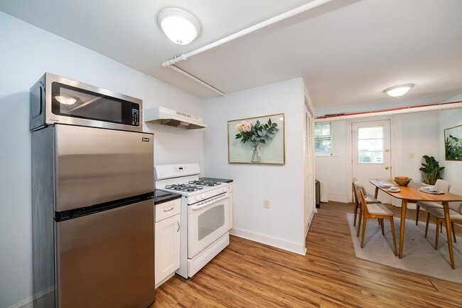 Building Photo - 339 Webster Ave