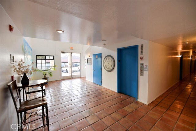 Building Photo - 3830 Avenida Del Presidente