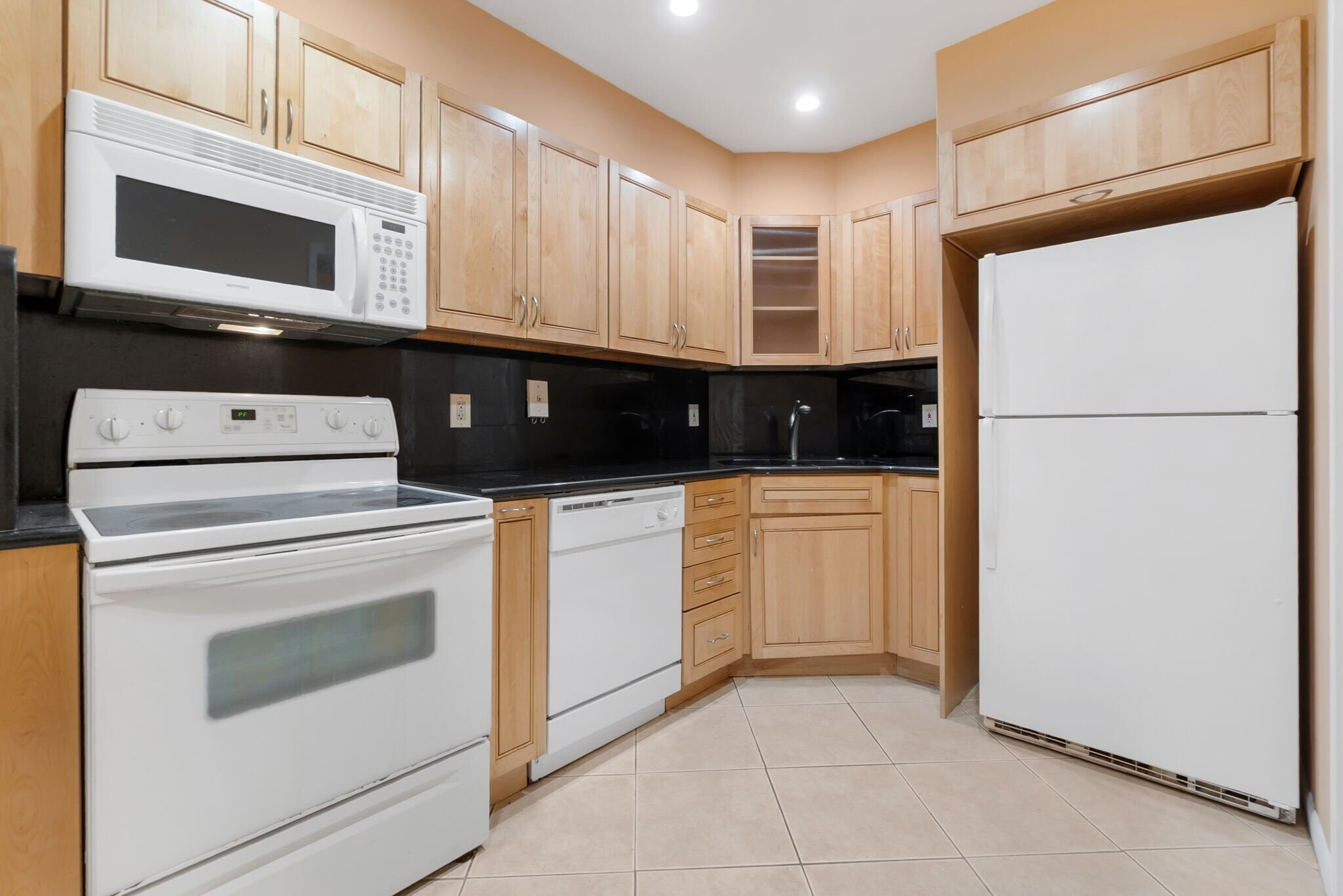 Building Photo - 3111 Oakland Shores Dr