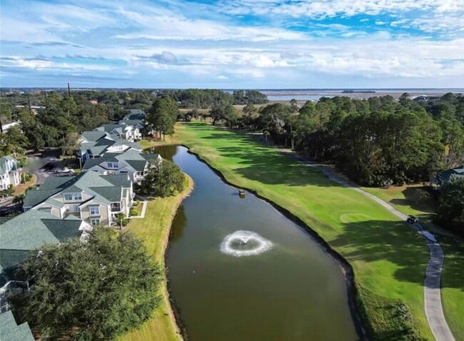 Building Photo - Spacious Three Bedroom Townhome in Old South!