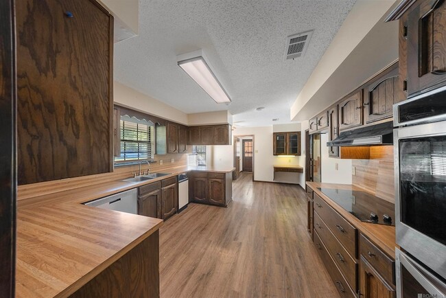 Building Photo - 9655 Sullivan Rd