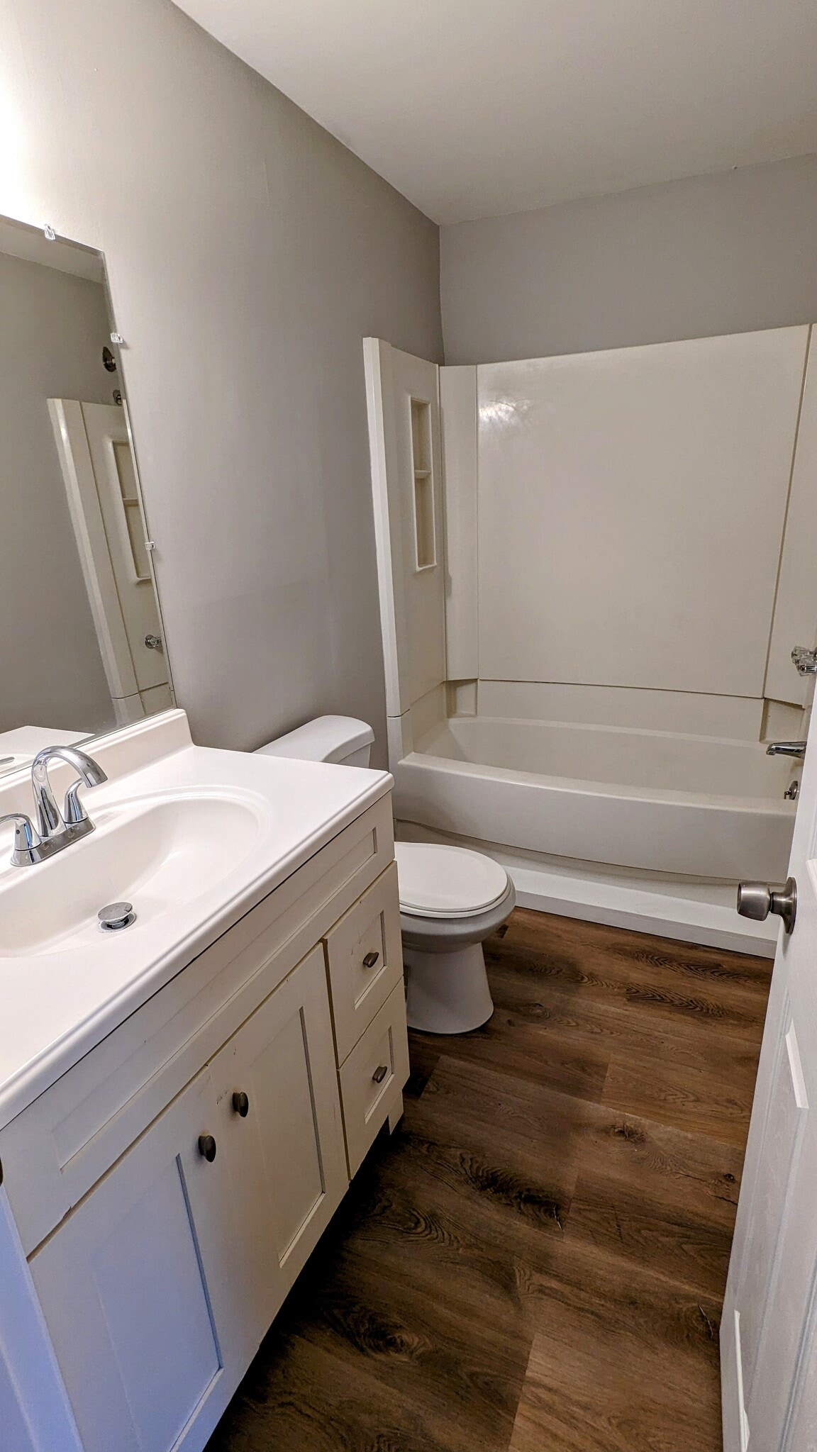 Building Photo - 5122 Linbar Dr