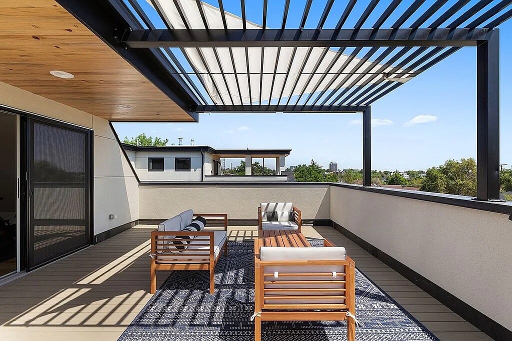 Third bedroom deck - 963 Tennyson St