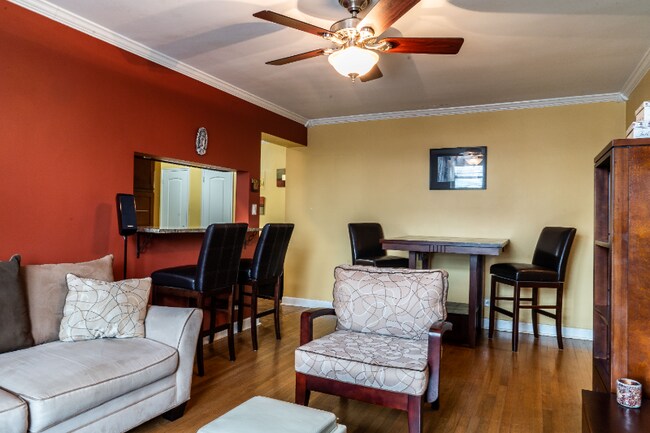 Building Photo - 5635 Netherland Ave