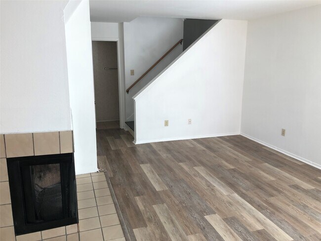 Building Photo - 8048 Sands Point Dr