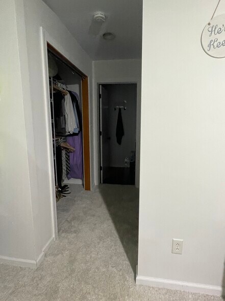 Building Photo - 13565 140th Ave