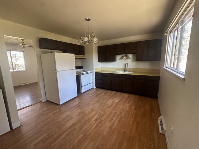 Building Photo - Charming 3-Bedroom Home with Spacious Yard!