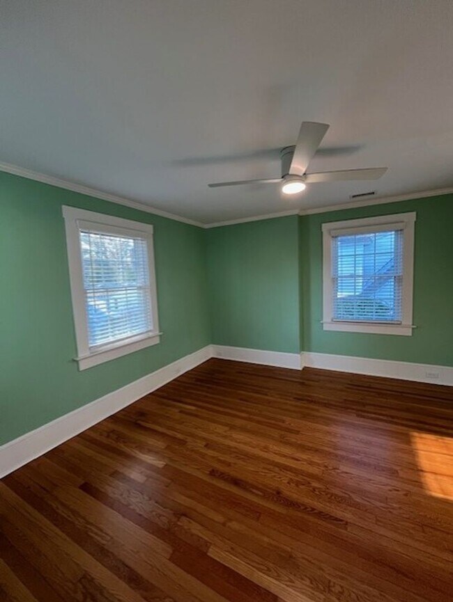 Building Photo - Beautifully Updated House in Forest Hills!