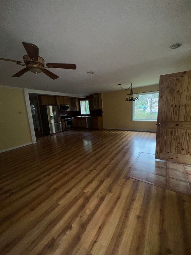 Building Photo - Adorable Chalet Style 4 Bedroom House in Serene Setting!