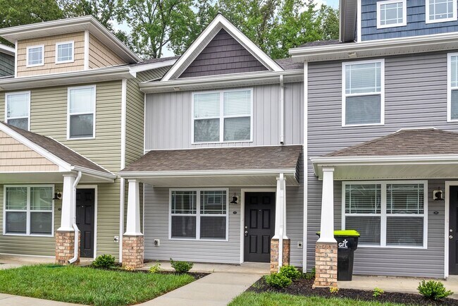 Building Photo - 254 Woodland Vly Ln