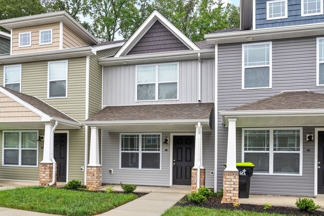 Building Photo - Pet Friendly Two Bedroom!