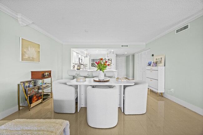 Building Photo - 12926 Briarlake Dr