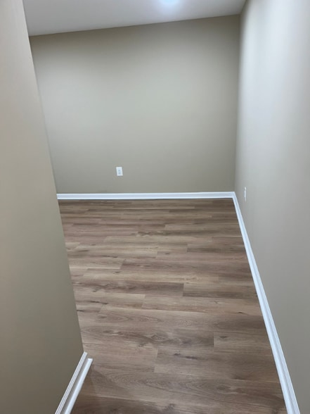 Building Photo - 20 Aster Ln