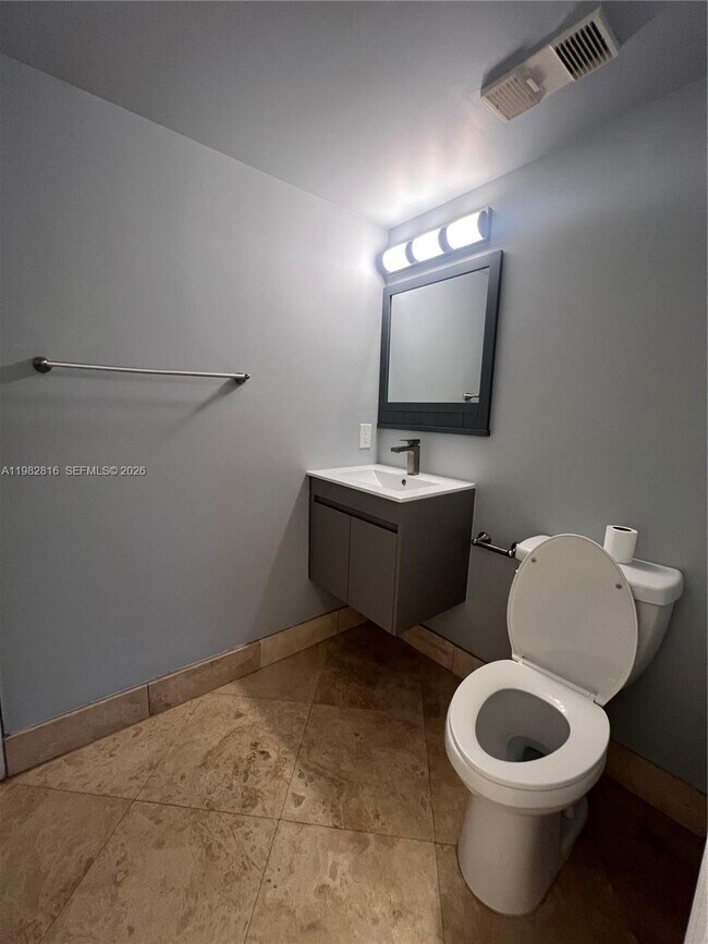 Building Photo - 9777 Westview Dr