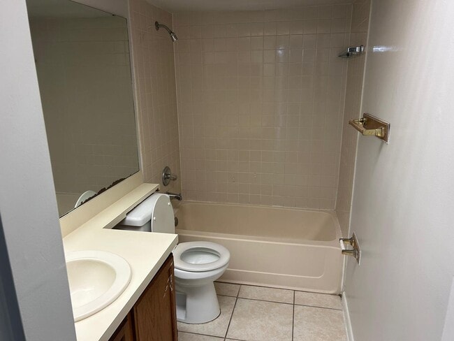 Building Photo - Charming 3-Bed, 2-Bath Home in a Prime Location! Move in Specials:$100 off your first month's ren...