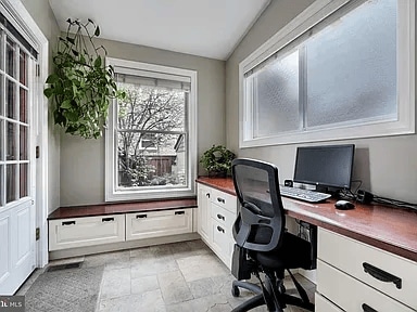 Building Photo - 2737 Eastern Ave