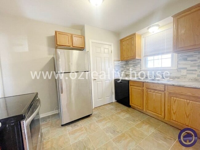 Building Photo - 3509 Douglas Rd