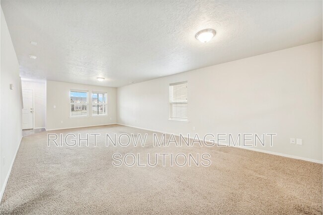 Building Photo - 1860 E Adelaide Dr