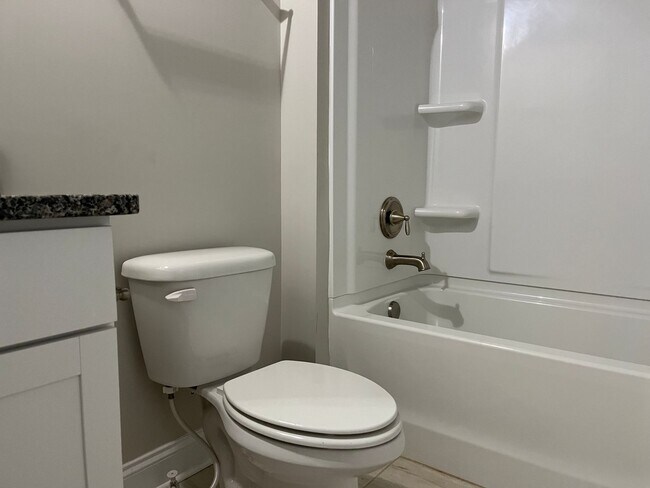 Building Photo - Must See! Beautiful 5/5 Home in Simpsonville!