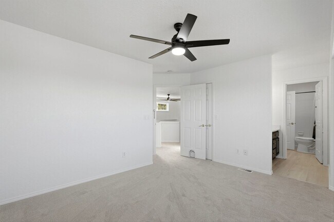 Building Photo - 17903 Ridge Lake Dr