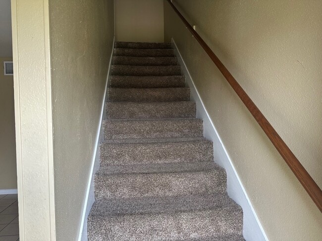 Building Photo - 300 Rice St