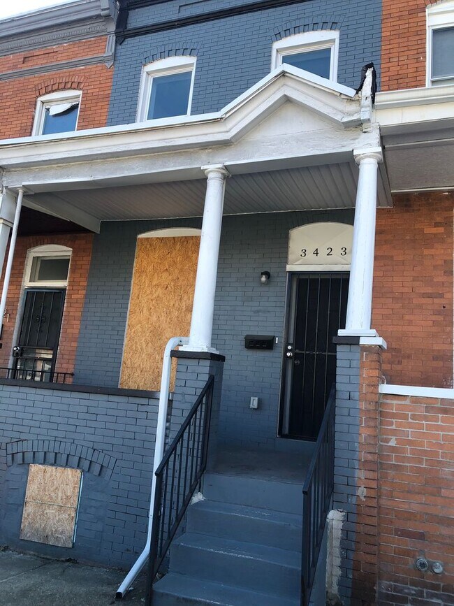 Building Photo - Approved 2 or 3 Bedroom Voucher 1.5 Bathroom