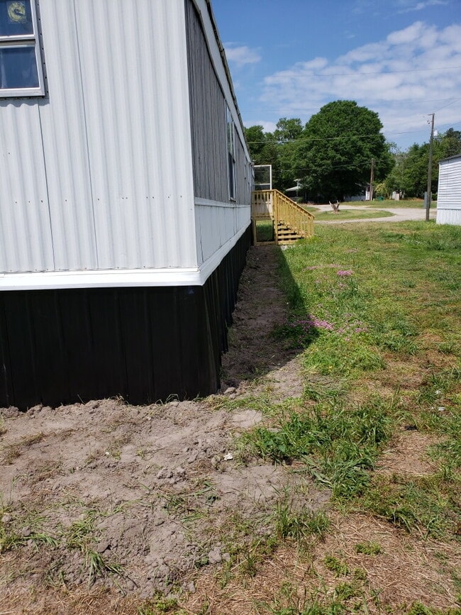 Building Photo - 39 Nobles Pk St
