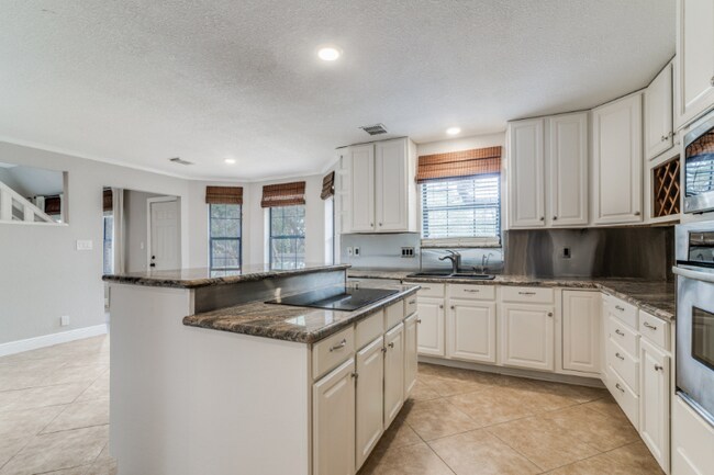 Building Photo - 913 Misty Water Ln
