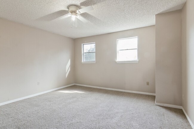 Building Photo - 10815 Cypresswood Dr