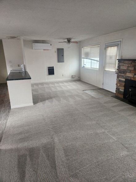 Building Photo - 15732 E Shore Dr